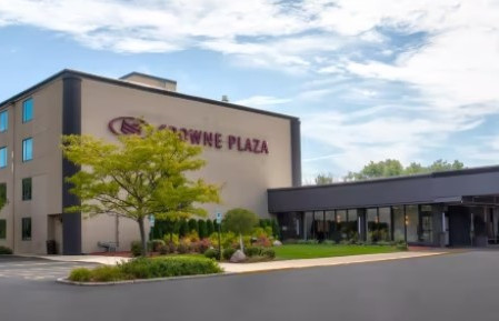 Crowne Plaza Chicago Northbrook