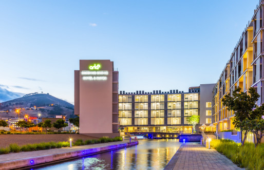 The aha Harbour Bridge Hotel & Suites