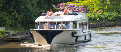 The Le Boat Caprice offers comfort on the water.